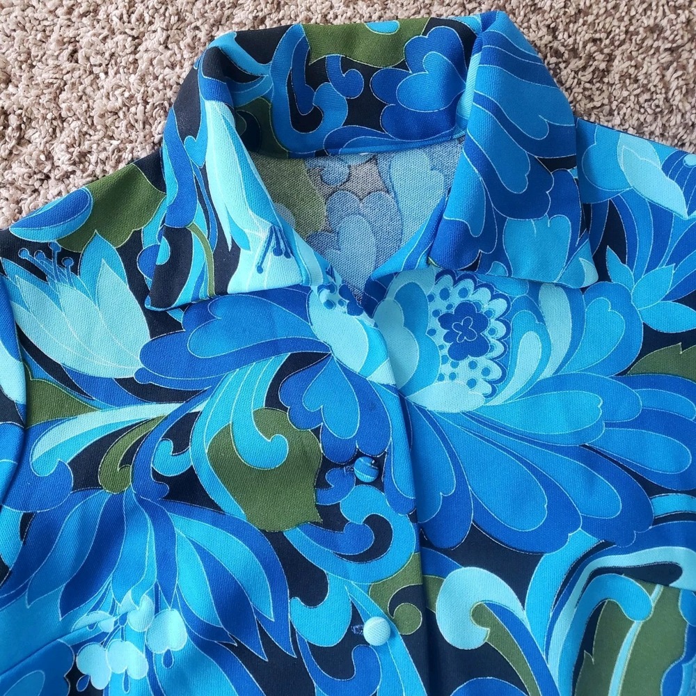 1960s 1970s Vintage Midcentury Midnight Blue Floral Button Up Blouse - Picture 6 of 8